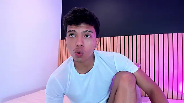 jhoystrong  online show from March 2026 02:08:01 PM