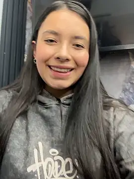 Snapshot of Miss_Bella_Flame chatting on April 2026 06:54:02 PM Miss Bella Flame online show from April 2026 06:54:02 PM