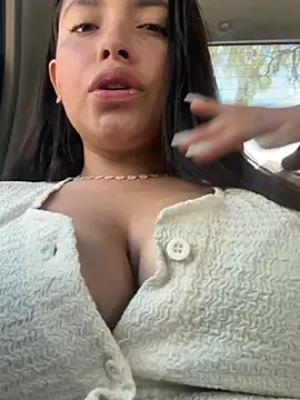 Snapshot of Miss_Bella_Flame chatting on June 2026 04:44:01 PM Miss Bella Flame online show from June 2026 04:44:01 PM