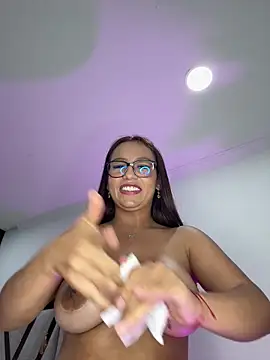 Snapshot of Aliaa_1 chatting on March 2026 02:04:02 AM Aliaa 1 online show from March 2026 02:04:02 AM