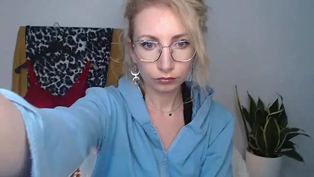 CinderellaMoon online show from April 2026 05:36:01 AM