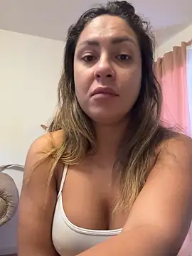 Snapshot of leona-david chatting on April 2026 02:48:02 PM leona-david online show from April 2026 02:48:02 PM