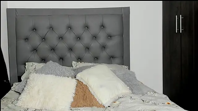 Snapshot of ImEmily__ chatting on April 2026 12:00:02 AM ImEmily online show from April 2026 12:00:02 AM