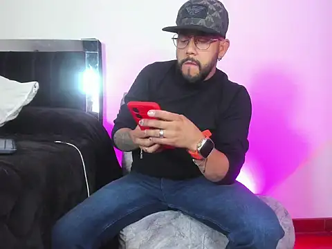 Snapshot of King_bear_25 chatting on March 2026 02:06:02 AM King bear 25 online show from March 2026 02:06:02 AM