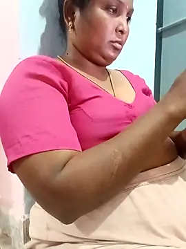 Snapshot of tamilkaviya431 chatting on February 2026 09:49:01 PM tamilkaviya431 online show from February 2026 09:49:01 PM