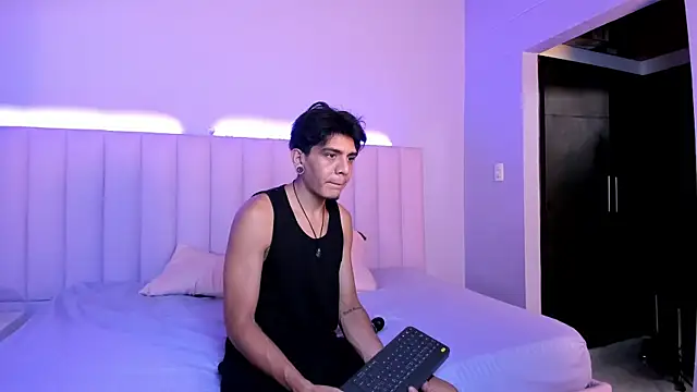 Snapshot of abrilandjulian chatting on July 2026 07:42:01 PM abrilandjulian online show from July 2026 07:42:01 PM