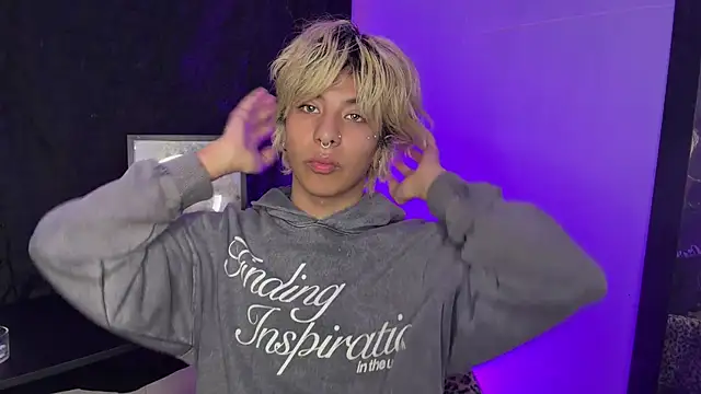 prince oliverr online show from April 2026 04:46:02 AM