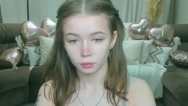 Snapshot of Violetta__Dreams chatting on March 2026 06:27:02 PM Violetta Dreams online show from March 2026 06:27:02 PM