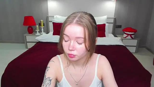 Snapshot of Violetta__Dreams chatting on March 2026 04:48:01 AM Violetta Dreams online show from March 2026 04:48:01 AM