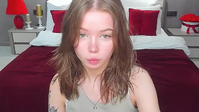 Snapshot of Violetta__Dreams chatting on April 2026 06:17:01 PM Violetta Dreams online show from April 2026 06:17:01 PM