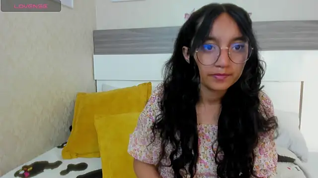 Emilyblussh online show from February 2026 06:16:01 PM