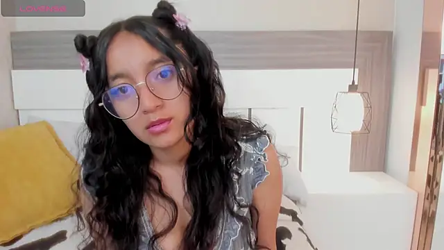 Emilyblussh online show from February 2026 06:50:02 PM