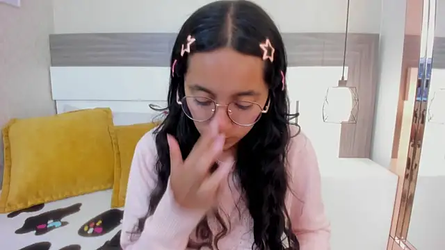 Emilyblussh online show from February 2026 06:52:01 PM