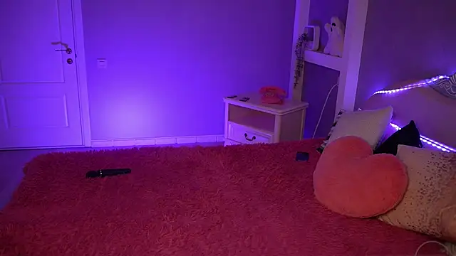 Snapshot of AlisMil chatting on April 2026 07:58:02 AM AlisMil online show from April 2026 07:58:02 AM