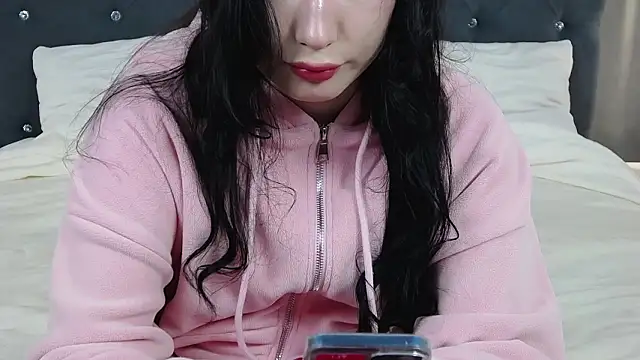 Snapshot of VikkyVonn chatting on March 2026 12:42:02 PM VikkyVonn online show from March 2026 12:42:02 PM