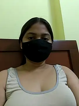 Snapshot of Cute--Sakshi chatting on April 2026 05:17:01 PM Cute--Sakshi online show from April 2026 05:17:01 PM