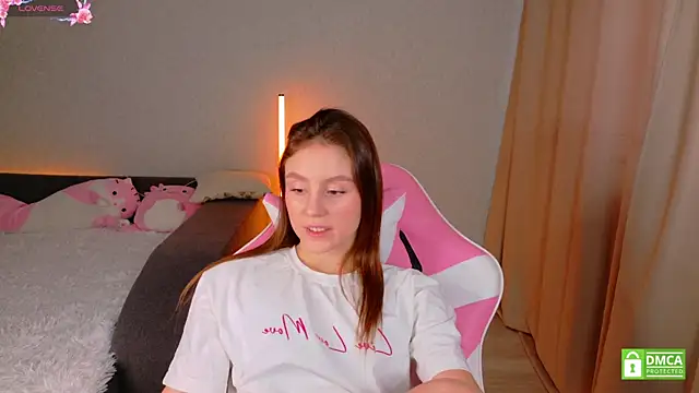 Snapshot of KateNickson chatting on March 2026 05:33:01 AM KateNickson online show from March 2026 05:33:01 AM