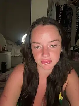 Snapshot of Maisierose chatting on May 2026 01:03:02 AM Maisierose online show from May 2026 01:03:02 AM