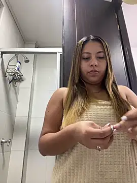 Snapshot of Emiily_joee_ chatting on April 2026 09:56:01 PM Emiily joee online show from April 2026 09:56:01 PM