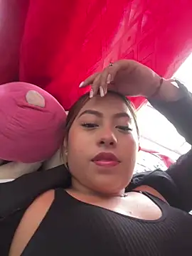 Snapshot of Emiily_joee_ chatting on April 2026 07:19:01 PM Emiily joee online show from April 2026 07:19:01 PM