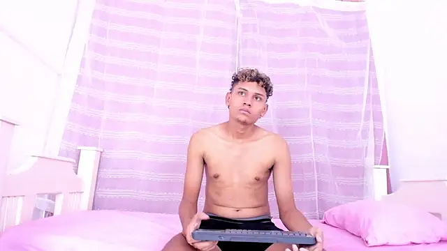 Henry and Lucy online show from April 2026 09:39:01 PM