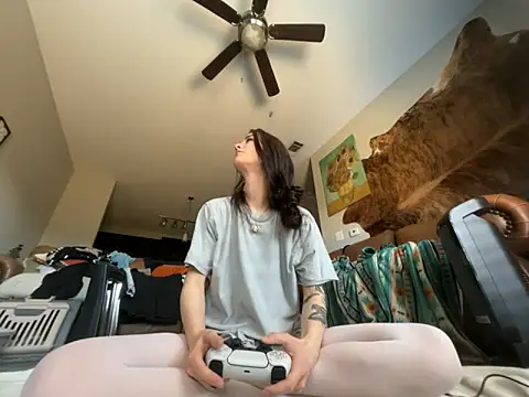 Snapshot of ash10alex chatting on April 2026 06:43:01 PM ash10alex online show from April 2026 06:43:01 PM