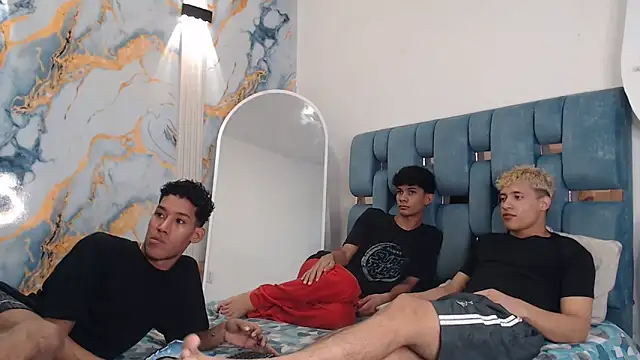 GREEN BOYS online show from April 2026 07:19:02 PM