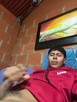 Snapshot of Miguel_960 chatting on April 2026 01:30:01 AM Miguel 960 online show from April 2026 01:30:01 AM