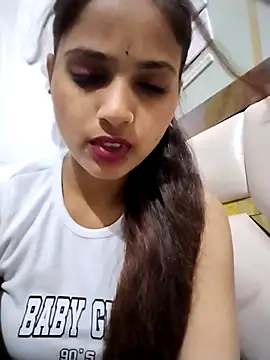 samayra1144 online show from April 2026 03:24:01 PM