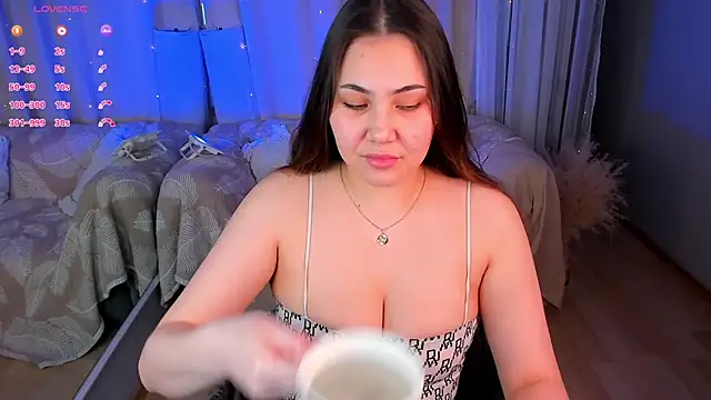 Lina Loon online show from March 2026 04:47:02 PM