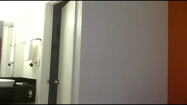 Snapshot of RoseColoredGlasses chatting on March 2026 07:02:01 AM RoseColoredGlasses online show from March 2026 07:02:01 AM