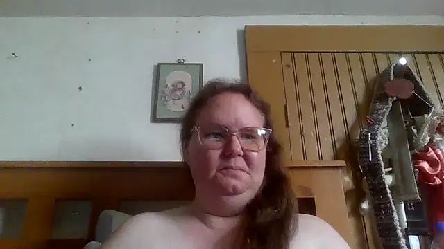 Snapshot of naughty_queen1 chatting on April 2026 07:50:02 PM naughty queen1 online show from April 2026 07:50:02 PM