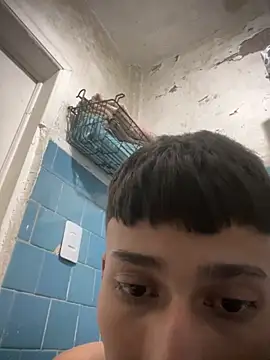 Snapshot of glopetitooo chatting on March 2026 05:24:01 AM glopetitooo online show from March 2026 05:24:01 AM