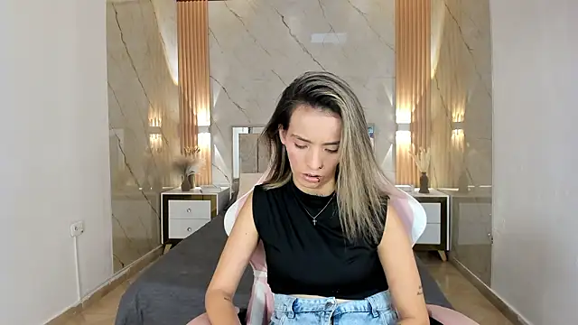 Snapshot of your_whore_Salome chatting on March 2026 06:44:01 PM your whore Salome online show from March 2026 06:44:01 PM