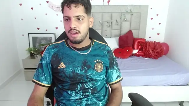 mister fox723 online show from February 2026 04:44:01 AM