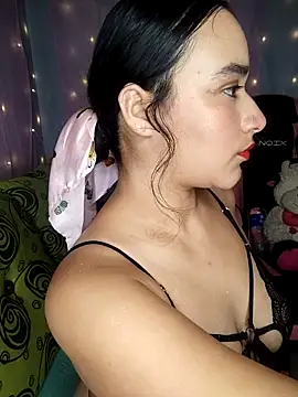 Snapshot of kloe-Dubois chatting on March 2026 03:18:02 AM kloe-Dubois online show from March 2026 03:18:02 AM