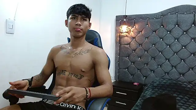 Snapshot of luka_big18 chatting on March 2026 03:25:01 AM luka big18 online show from March 2026 03:25:01 AM