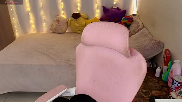 Snapshot of maliciaXpoison chatting on April 2026 09:12:02 PM maliciaXpoison online show from April 2026 09:12:02 PM