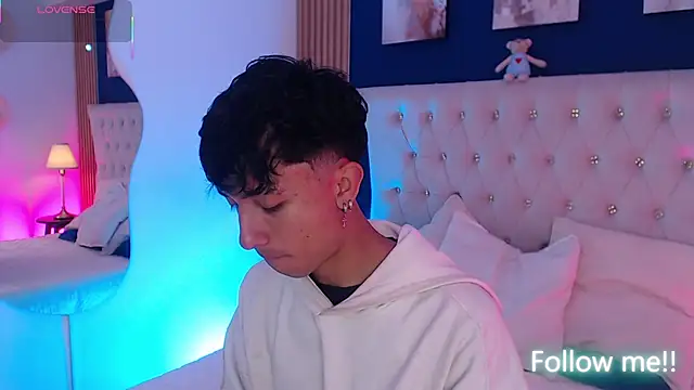 Aiden Rivers  online show from April 2026 12:50:02 PM