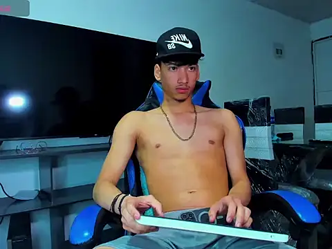 Lyam Russo online show from June 2026 08:09:02 AM