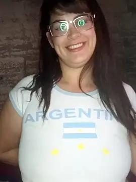 Snapshot of Tuputita11099 chatting on June 2026 07:40:01 PM Tuputita11099 online show from June 2026 07:40:01 PM