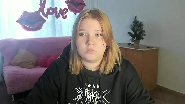 Snapshot of StripGyrl chatting on March 2026 08:09:02 AM StripGyrl online show from March 2026 08:09:02 AM