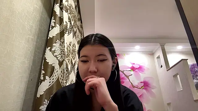 MaeRaads online show from February 2026 06:52:02 PM