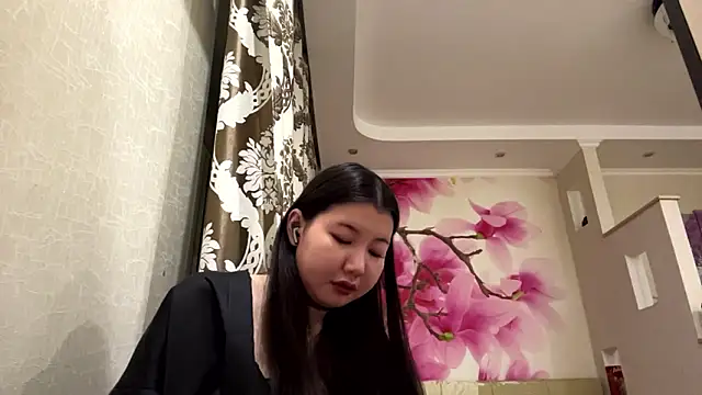 MaeRaads online show from February 2026 06:51:02 PM