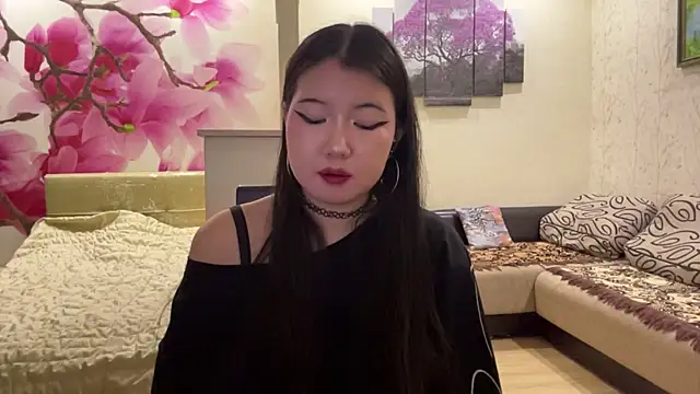 MaeRaads online show from April 2026 06:22:01 PM