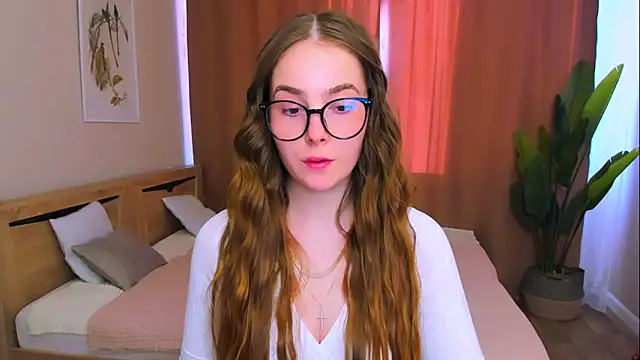 Maddy Wood  online show from April 2026 03:53:02 PM