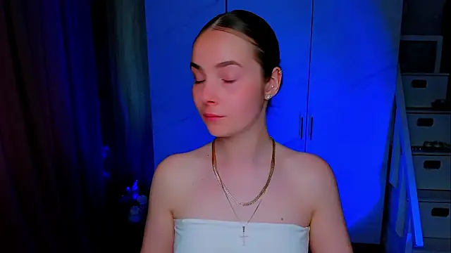Snapshot of Maddy_Wood_ chatting on June 2026 02:16:01 PM Maddy Wood online show from June 2026 02:16:01 PM