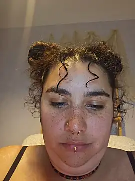 Snapshot of Deesse_luna chatting on April 2026 06:52:01 PM Deesse luna online show from April 2026 06:52:01 PM