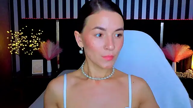 Snapshot of GracefulMichelle chatting on June 2026 07:41:02 PM GracefulMichelle online show from June 2026 07:41:02 PM