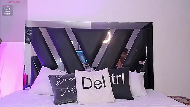 Snapshot of Mia_Iron chatting on March 2026 01:37:01 PM Mia Iron online show from March 2026 01:37:01 PM